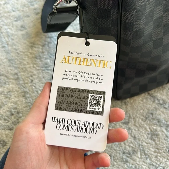 Authentic Louis Vuitton
Damier Graphite tote - Picture 2 of 10